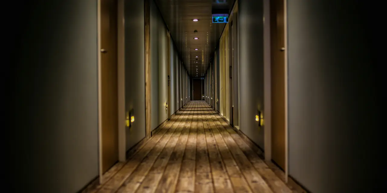 The Golden Eye Trap: Why 5-Star Luxury No Longer Guarantees Privacy Against Hotel Blackmail Rings